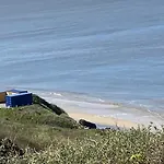 De La Falaise A Κάμπινγκ
