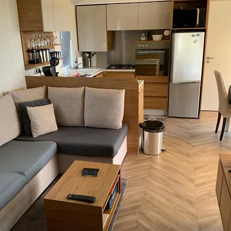 مكان تخييم De La Falaise A *