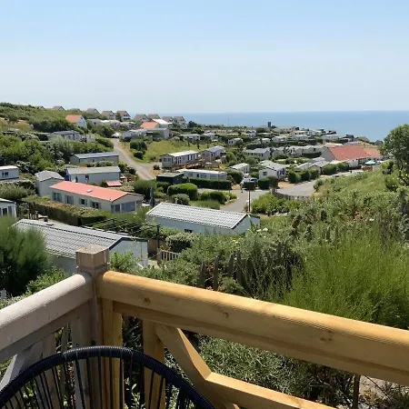 مكان تخييم De La Falaise A *