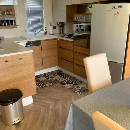 مكان تخييم De La Falaise A *