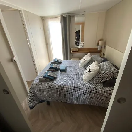 مكان تخييم De La Falaise A