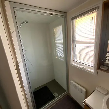 Camping De La Falaise A *