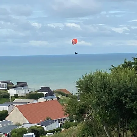 De La Falaise A Camping