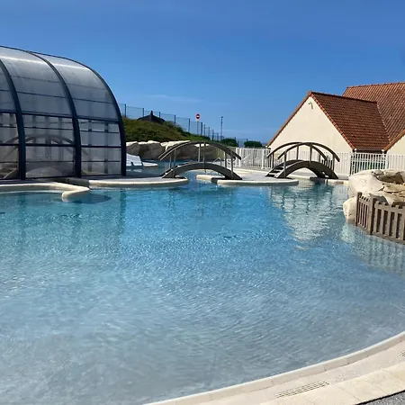 De La Falaise A Camping *