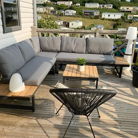 Camping De La Falaise A *